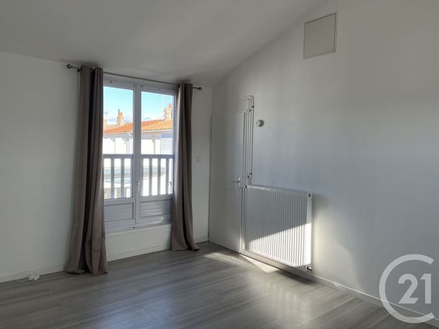 Appartement T5 à louer - 5 pièces - 109.49 m2 - CHATEAU D OLONNE - 85 - PAYS-DE-LOIRE - Century 21 Bleu Marine